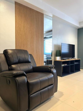 CRIB 217 SUBIC BAY - Mediterranean Condo with Unlimited Massage
